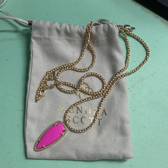 Kendra Scott Gold Chain with Vibrant Pink Pendant - Picture 1 of 5